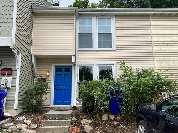 744 Summit Chase Dr, Reading, PA 19611