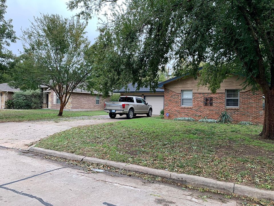 1st image of 235 S Mercedes Dr