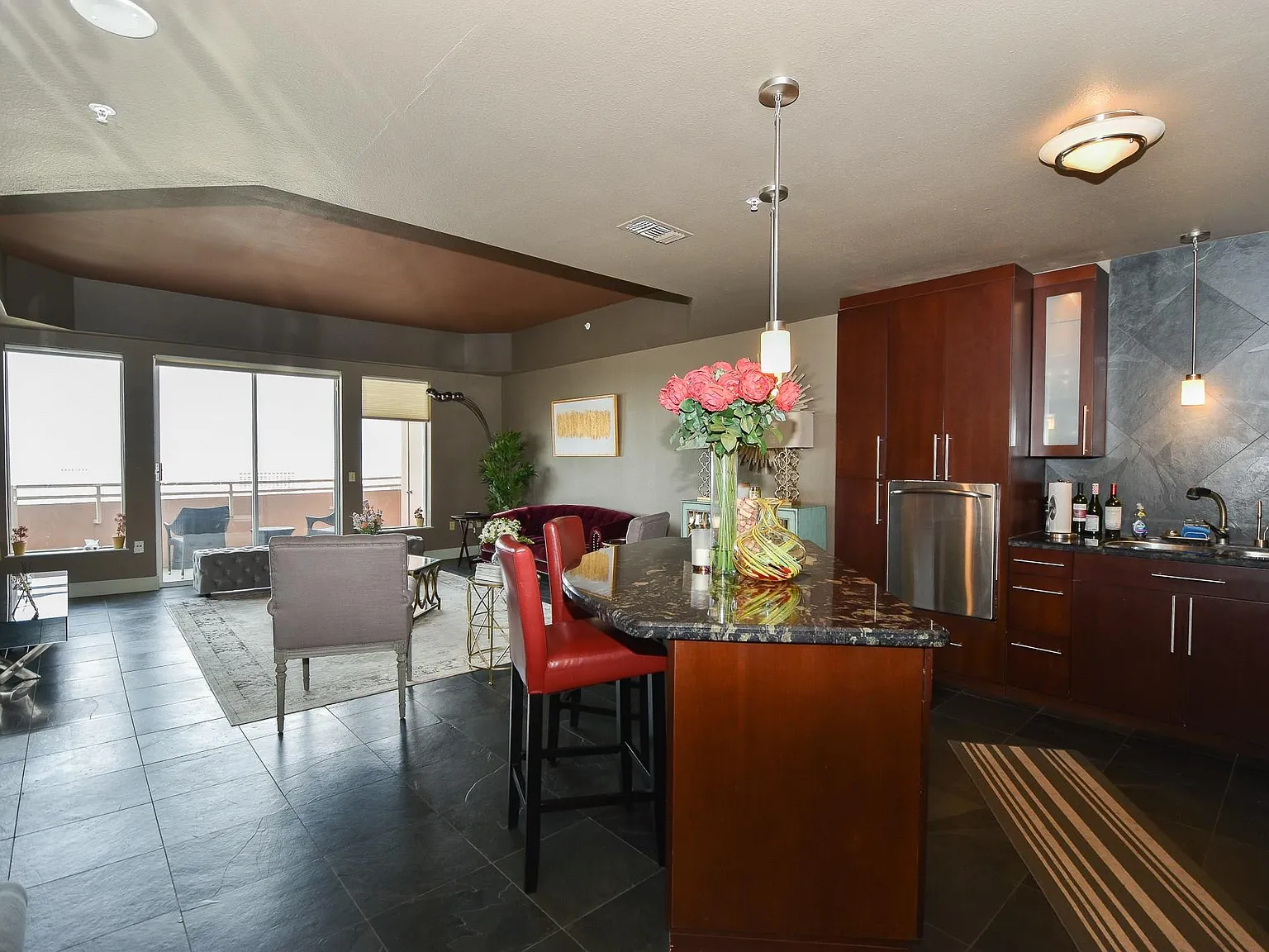 2 bed, 1.5 bath, 1116 sqft, $2,400 — Photo 3