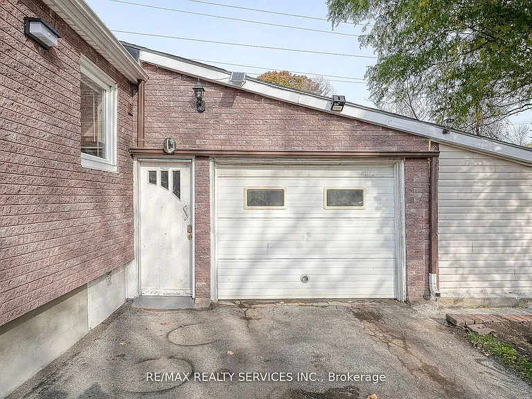 24 Norlan Ave — Photo 34