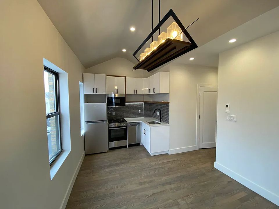 1st image of 595 Marcy Ave Floor 3