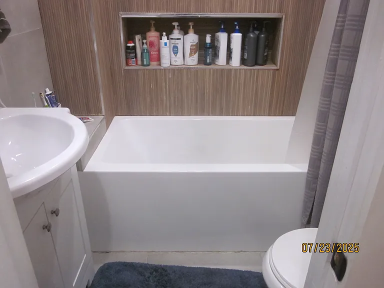 217 Maujer St #2R — Photo 7