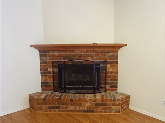4th image of 304 S Keats Dr