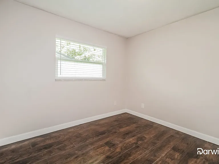2244 Coventry Dr — Photo 12