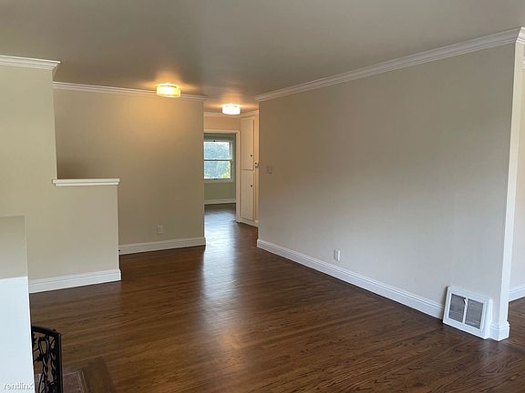 4th image of 121 Olympia Way