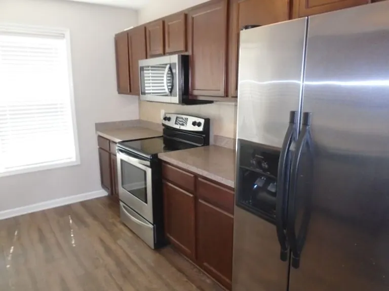 172 Collinwood Dr — Photo 6