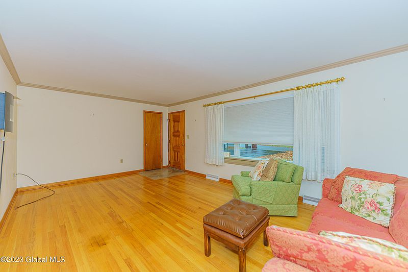 5th image of 30 Timberland Drive