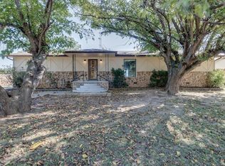 302 Sooner Rd, Holdenville, OK 74848