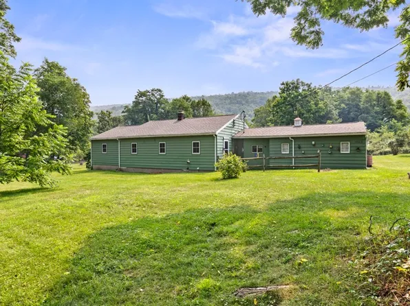 1005 Italy Valley Rd, Naples, NY 14512