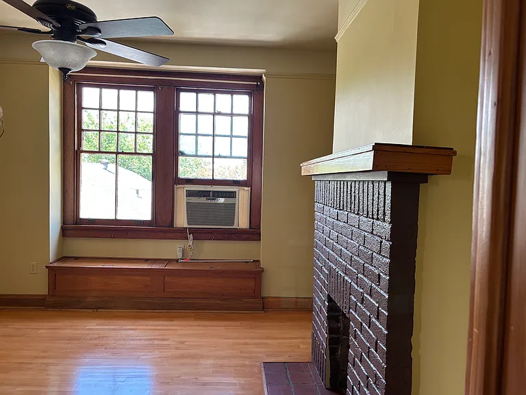 2225 Dante St — Photo 8