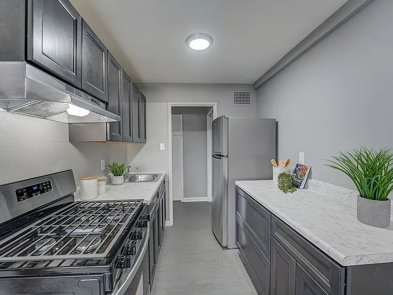 Woodbrook House Apartments — Photo 14