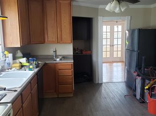 33 Van Horn St, Chicopee, MA 01013