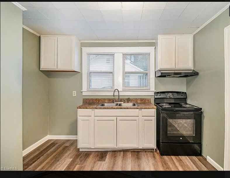 1st image of 805 Burton St
