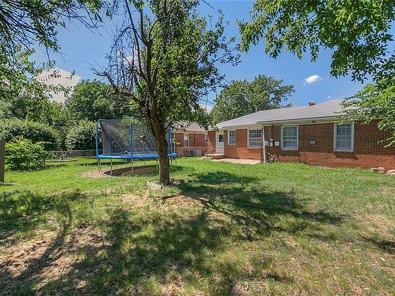 4th image of 1614 Andover Ct