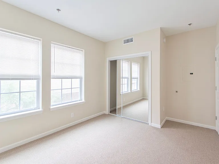 Morton Grad Apartments — Photo 6