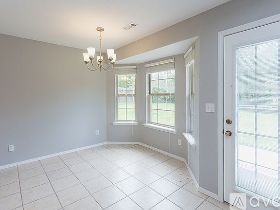 4th image of 83 N Usa Dr