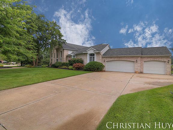 4th image of 7647 Hidden Lake Dr