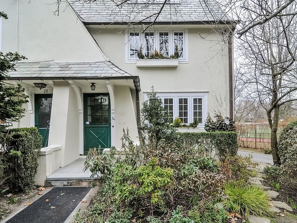 003-Front_Entrance-1559363-medium.jpg