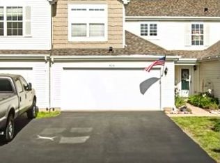 616 Springwood Dr, Joliet, IL 60431