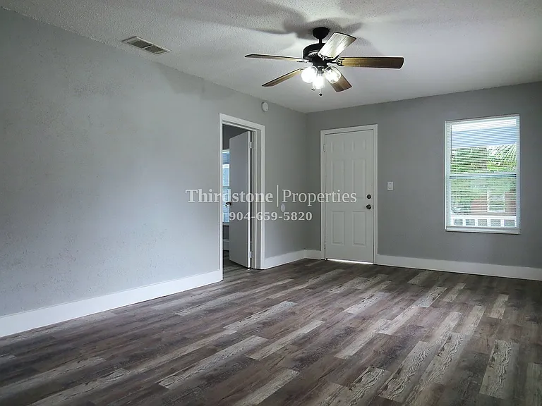 1225 E 14th St — Photo 10