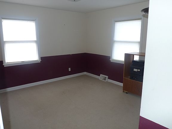 5th image of 206 Arnold Ave