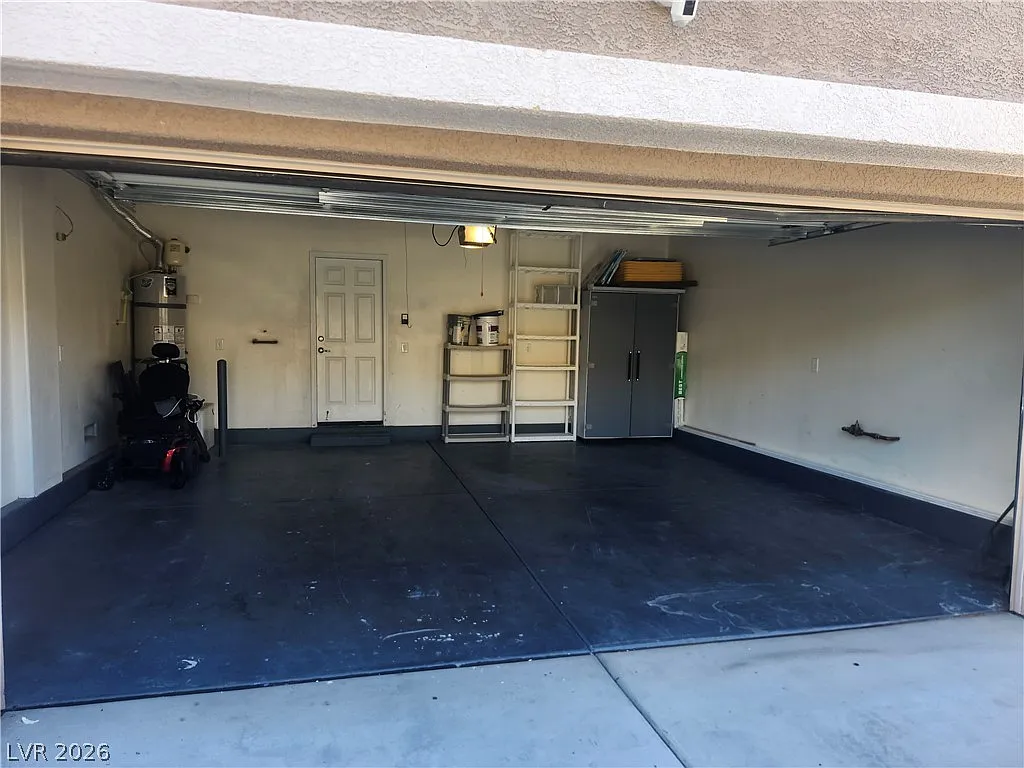 3 bed, 2.5 bath, 2018 sqft, $2,195 — Photo 4