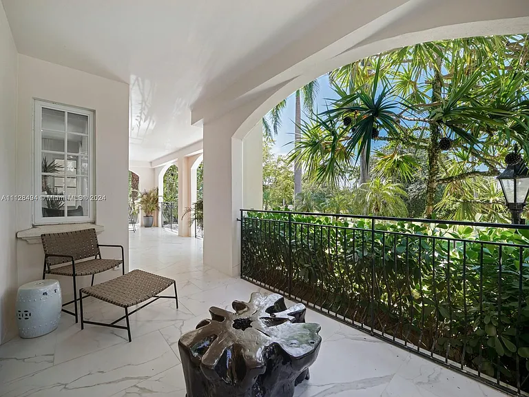 19117 Fisher Island Dr #19117 — Photo 15