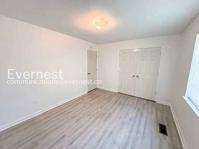426 Buckingham Cir — Photo 12