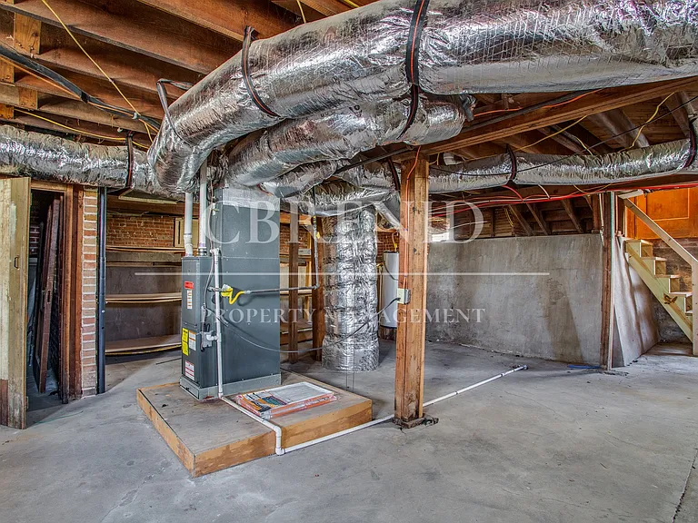 1214 W Maine St — Photo 45