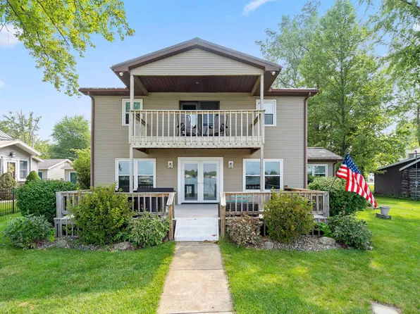 3819 Lakeshore Dr, Bremen, IN 46506