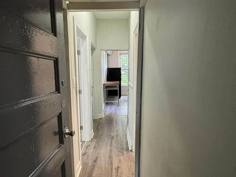 1307 Clay Ave #2 — Photo 6