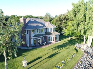 2214 Lakeside Ave, Milford, IA 51351