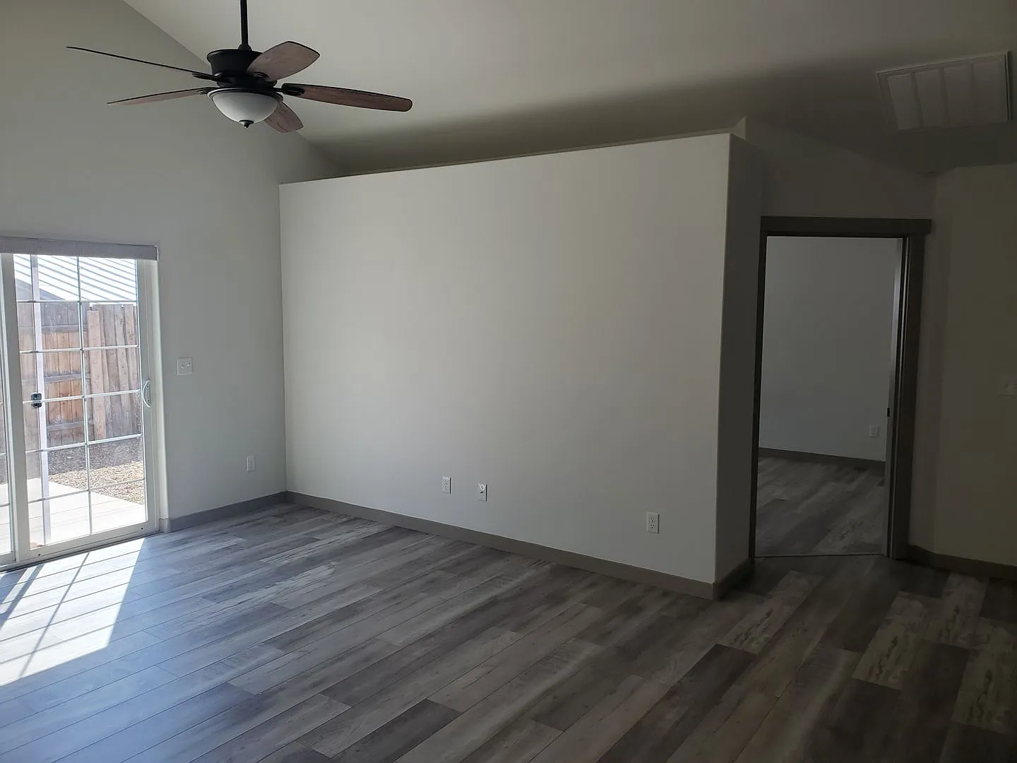 1545 SW Kalama Ave — Photo 4