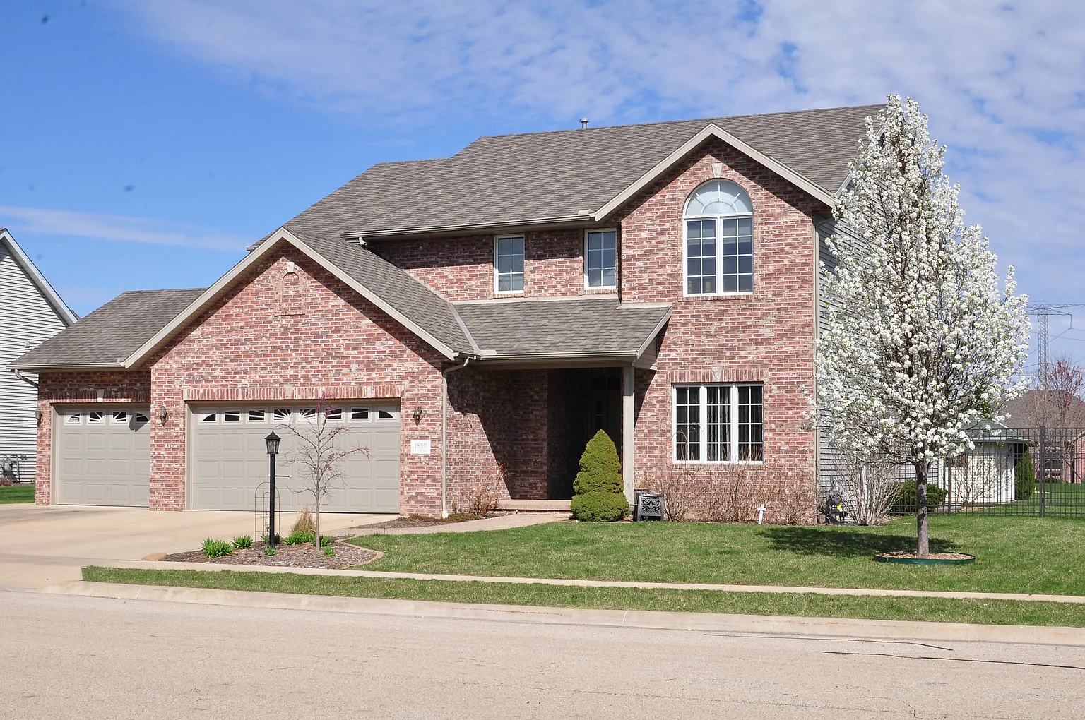 1830 Greenfield Dr photo 1