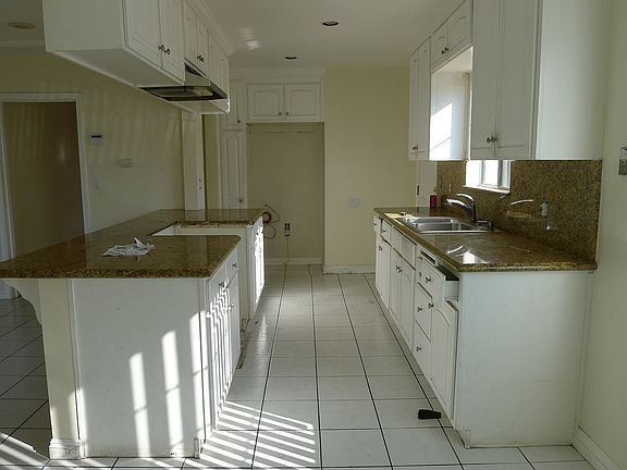 2nd image of 10444 Stanford Ave
