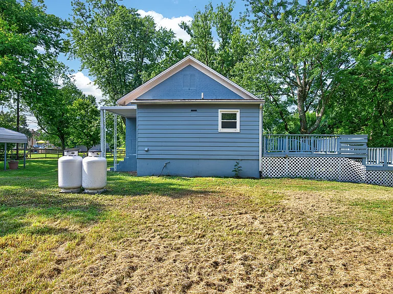 904 Locust Corner Rd — Photo 36