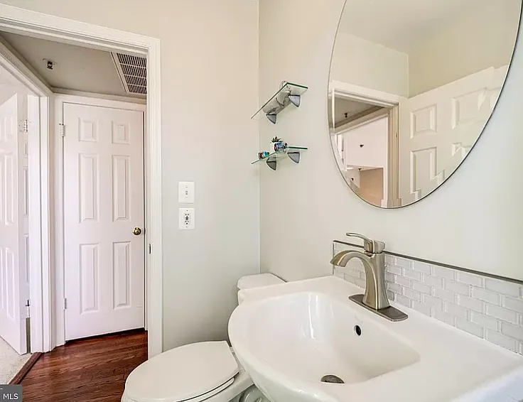 1 bed, 549 sqft, $2,100 — Photo 1