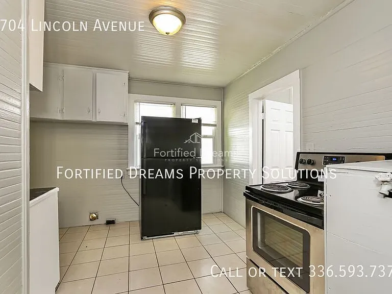 1704 Lincoln Ave — Photo 7