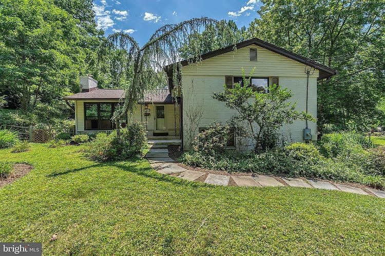 1st image of 3449 Rose Ln