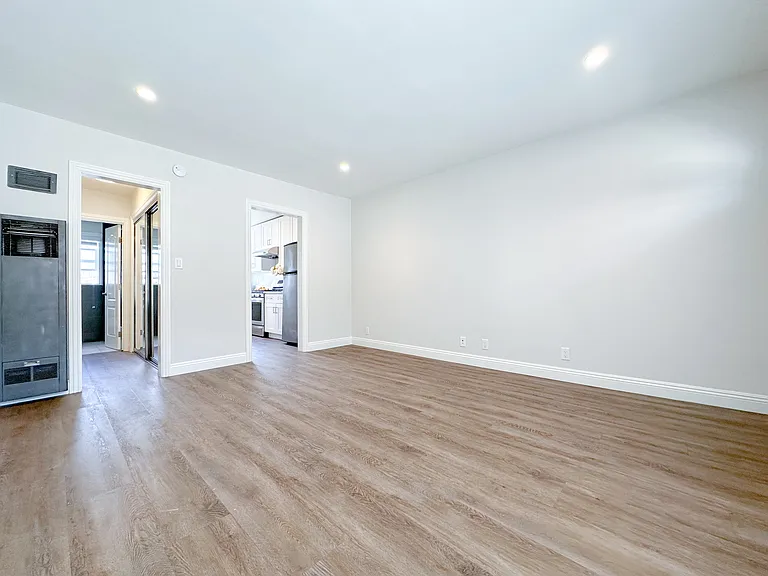 6451 Lexington Ave #U — Photo 10
