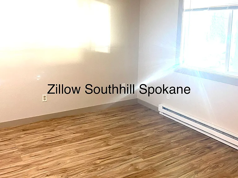 2724 E 32nd Ave #2 — Photo 8