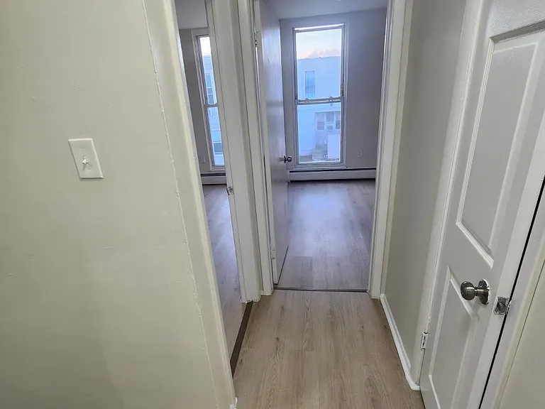 2200 Hamilton Ave — Photo 9