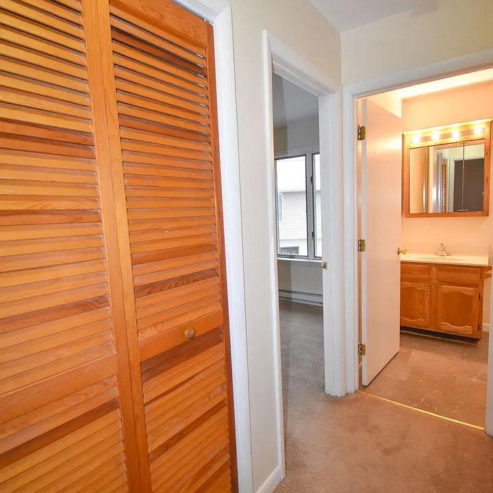 310 S Lincoln Ave #7