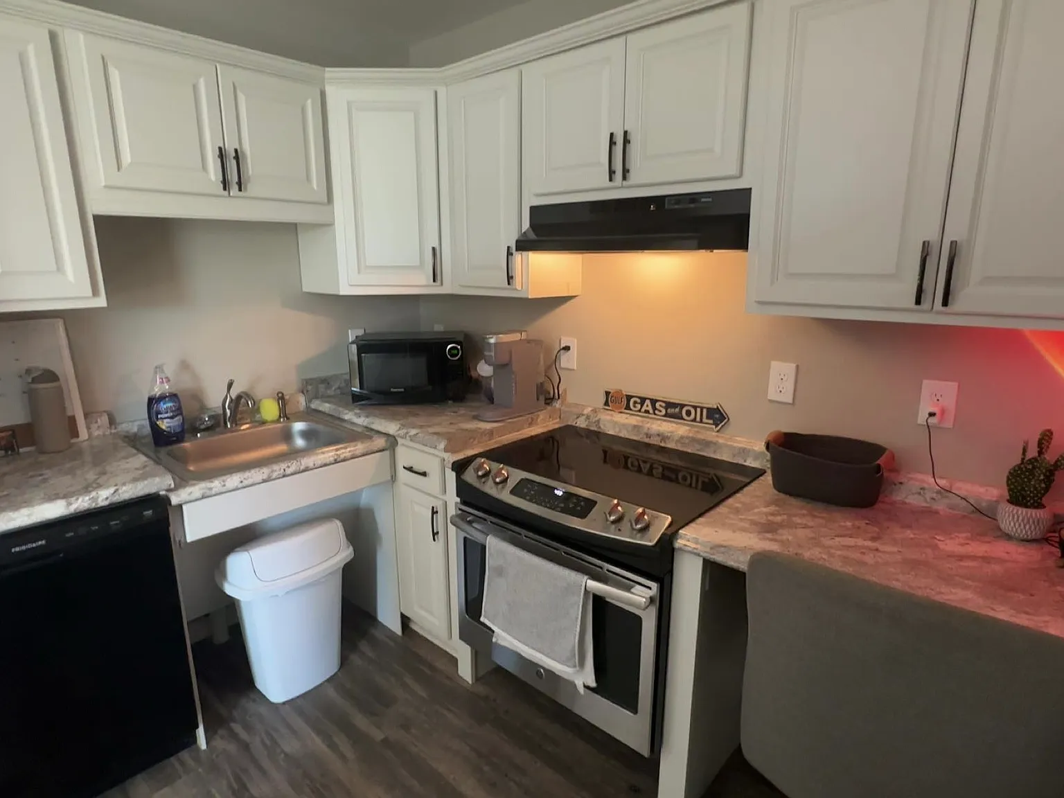 1 bed, $1,050 — Photo 2