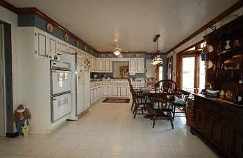 4th image of 605 Glenn Ct