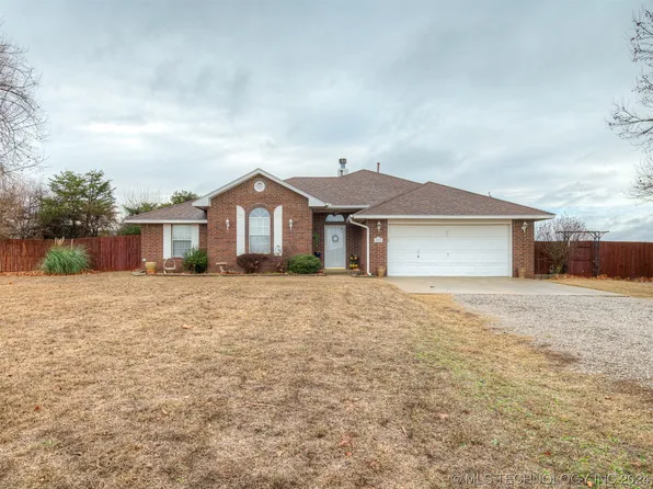 6698 Windridge Cir, Lexington, OK 73051