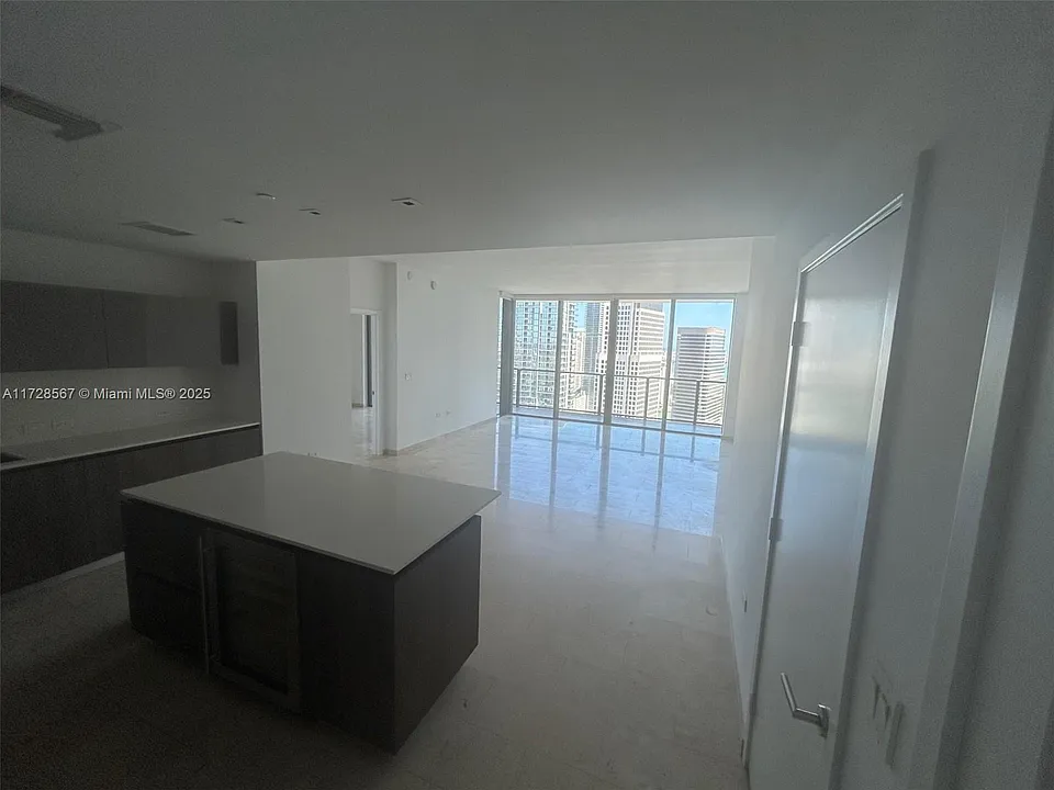 88 SW 7th St #3307