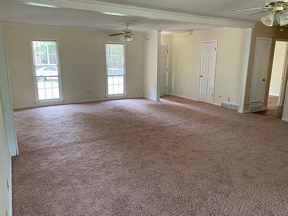 5th image of 2295 Eastover Dr