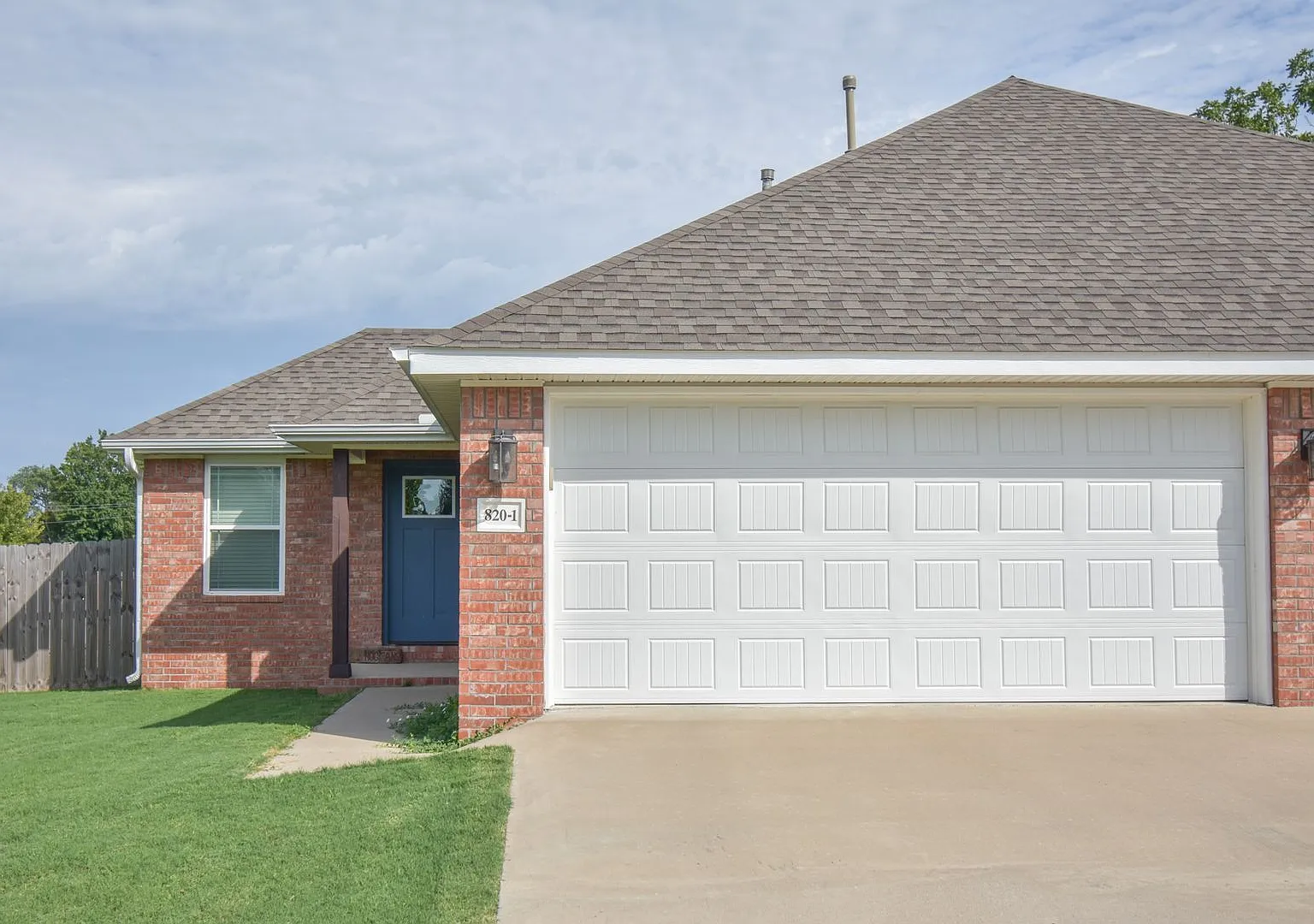 3 Bedroom 2 Bath Duplex in Prairie Grove, AR — Photo 1