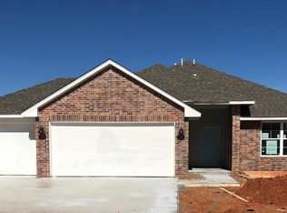 11113 SW 33rd St, Yukon, OK 73099